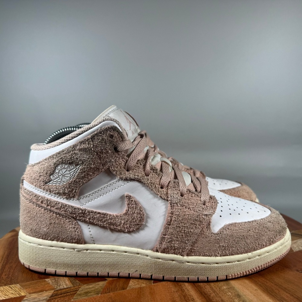 Jordan 1 Mid SE White Legend Light Brown Archaeo Brown FN7432-161 Womens 7 5.5Y